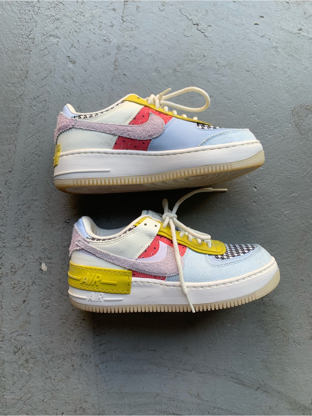 Nike women's Low-Top Sneakers - Yellow / Pink / Light Blue